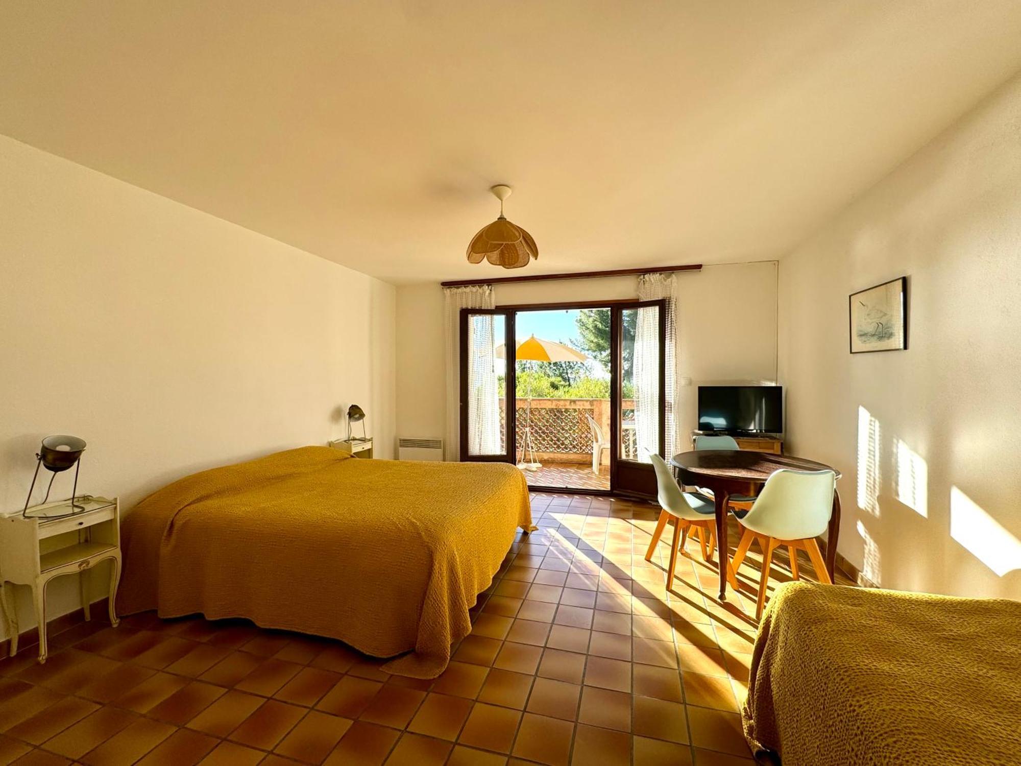 Parc Et Residence Le Provencal อิแยร์ ภายนอก รูปภาพ